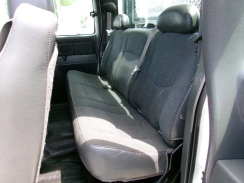 Used 2007 Chevrolet Silverado 2500 W/T w/ Skid Plate Package AWD/4WD image 21