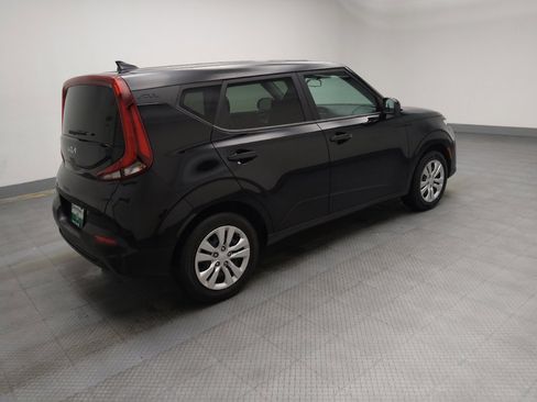 Used 2022 Kia Soul LX image 10