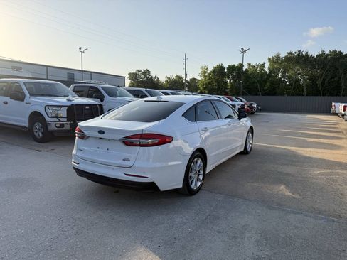 Used 2020 Ford Fusion SE FWD image 5