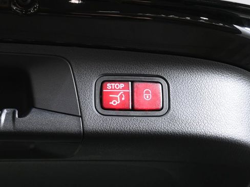 Used 2025 Mercedes-Benz GLA 250 4MATIC image 35