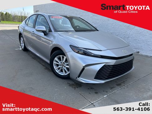 Certified 2025 Toyota Camry LE FWD image 1