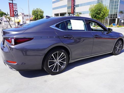 Used 2024 Lexus ES 350 w/ Premium Package FWD image 7