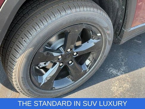 New 2025 Jeep Grand Cherokee Limited w/ Black Appearance Package image 5