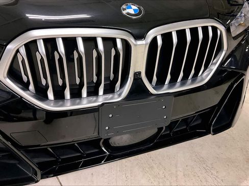 Used 2025 BMW X6 xDrive40i w/ Climate Comfort Package image 31