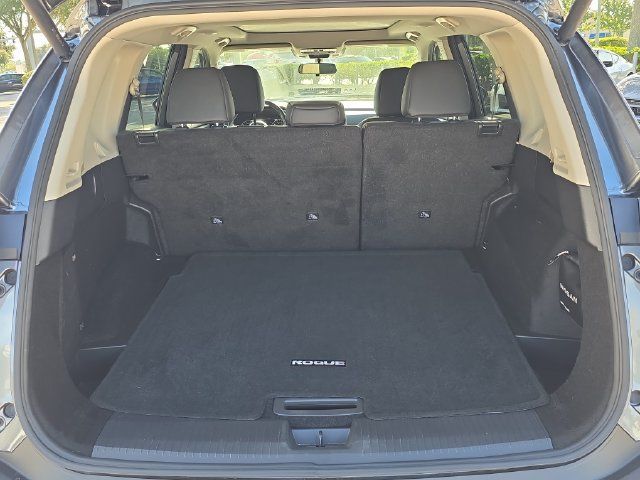 Certified 2023 Nissan Rogue SV w/ SV Premium B Package FWD image 9