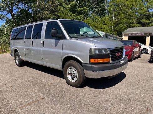 Used 2012 GMC Savana 3500 LS w/ Power Package RWD image 2