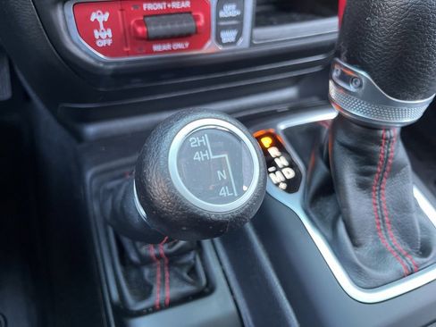 Used 2023 Jeep Wrangler Unlimited Rubicon w/ Dual Top Group image 37