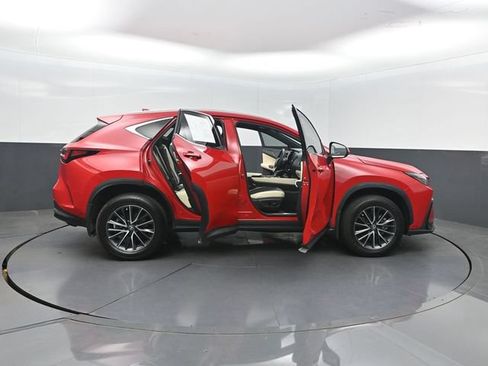 Used 2024 Lexus NX 250 FWD w/ Towing Package (2000 Lbs) image 41
