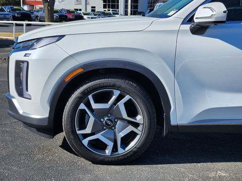 Used 2024 Hyundai Palisade Limited FWD image 9