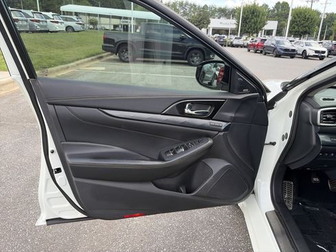 Used 2019 Nissan Maxima Platinum FWD image 14