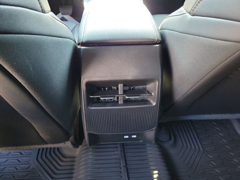 Used 2026 Jeep Cherokee Limited AWD/4WD image 11