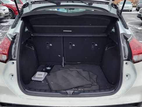 Used 2023 Nissan Kicks SR w/ SR Premium Package image 8