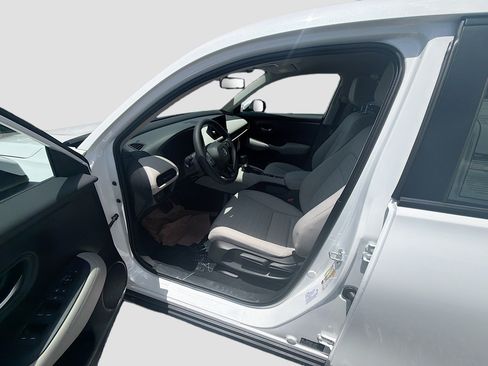 New 2027 Honda HR-V LX image 16