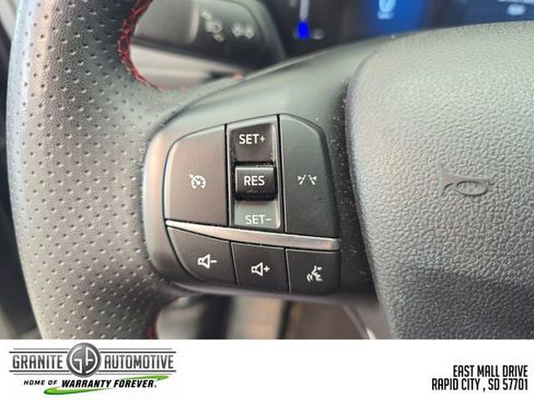 Used 2025 Ford Escape ST-Line Select AWD/4WD image 32