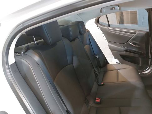 Used 2024 Lexus ES 300h w/ Premium Package FWD image 12