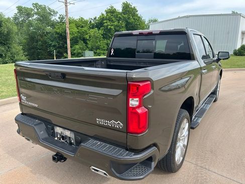 Used 2023 Chevrolet Silverado 1500 High Country w/ High Country Premium Package AWD/4WD image 5
