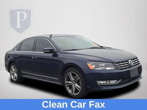 Used 2015 Volkswagen Passat TDI SE FWD image 2