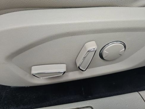 Used 2017 Ford Fusion SE image 18