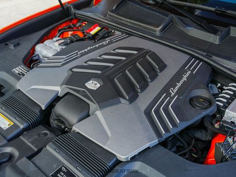 Used 2022 Lamborghini Urus image 17