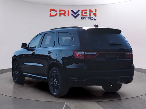 Used 2023 Dodge Durango GT AWD/4WD image 3
