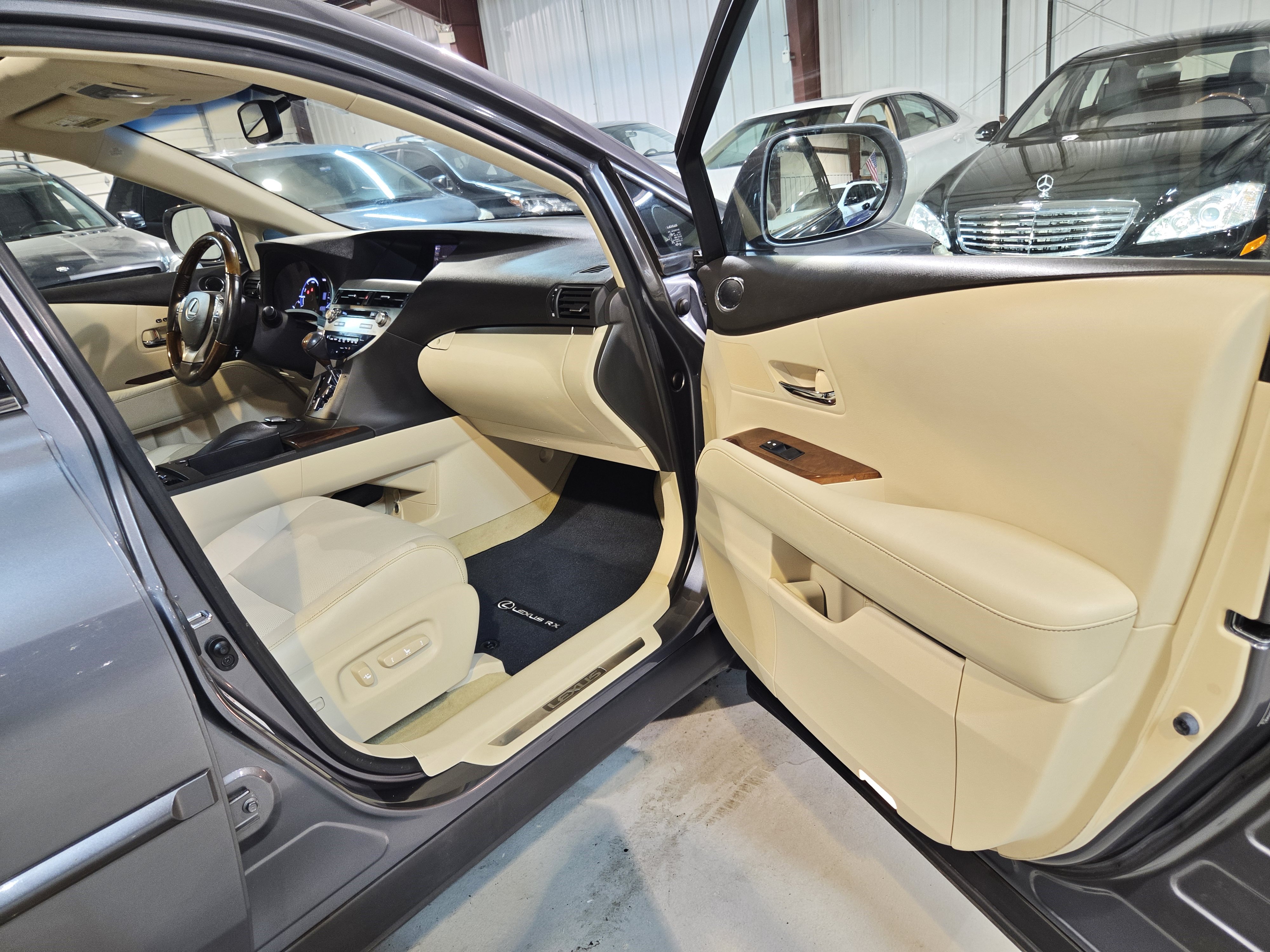 Used 2013 Lexus RX 450h FWD w/ Navigation Pkg image 28