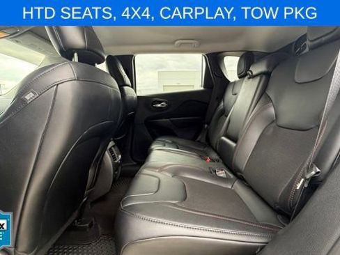 Used 2022 Jeep Cherokee Trailhawk w/ Comfort/Convenience Group AWD/4WD image 11