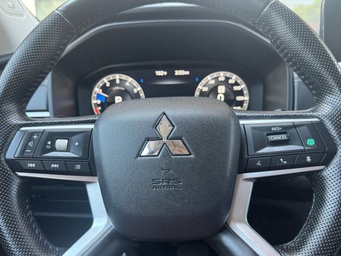 Used 2024 Mitsubishi Outlander SE AWD/4WD image 19