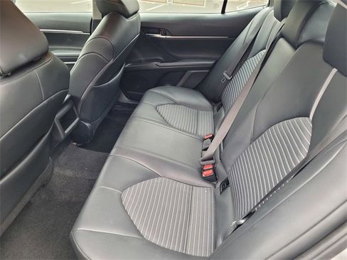 Used 2024 Toyota Camry SE image 8