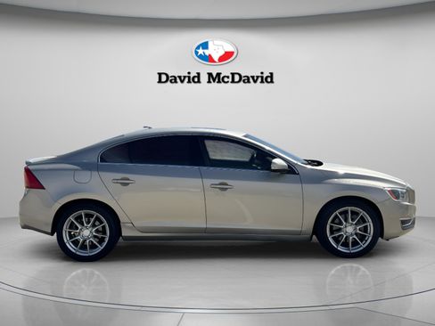 Used 2017 Volvo S60 T5 Inscription Platinum image 8