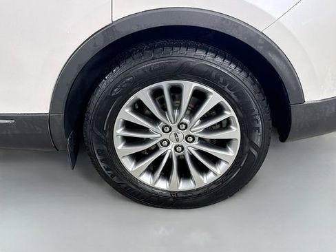 Used 2017 Lincoln MKX Select w/ Select Plus Package image 35