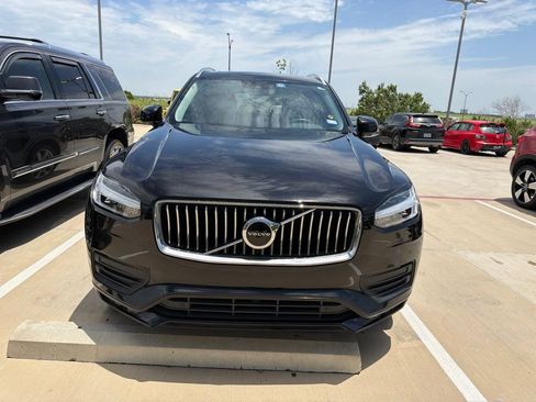 Used 2021 Volvo XC90 T5 Momentum w/ Climate Package FWD image 3