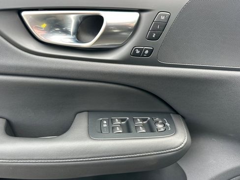 Used 2025 Volvo V60 B5 Cross Country Plus AWD/4WD image 10