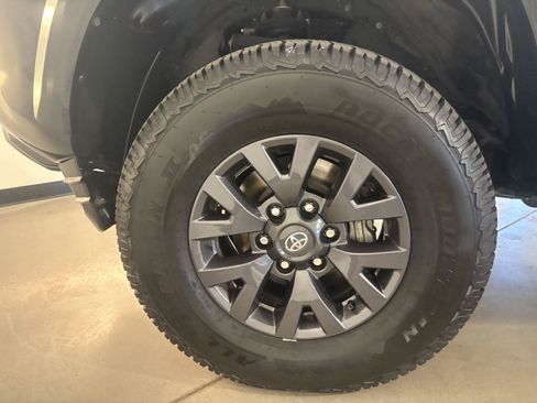 Used 2023 Toyota Tacoma SR5 AWD/4WD image 48