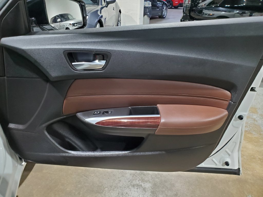 Used 2017 Acura TLX V6 FWD image 16
