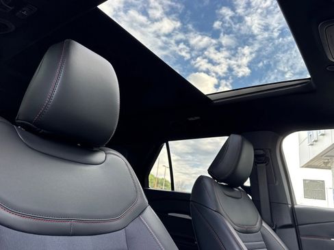 New 2026 Ford Explorer ST-Line w/ ST-Line Street Pack image 26