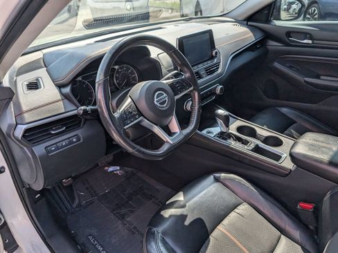 Used 2022 Nissan Altima 2.5 SR w/ Midnight Edition Package FWD image 12