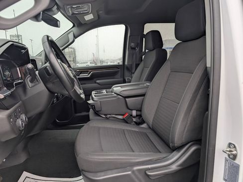 Used 2024 Chevrolet Silverado 2500 LT image 9