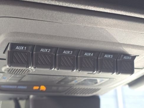 Used 2024 Ford Bronco Badlands image 15