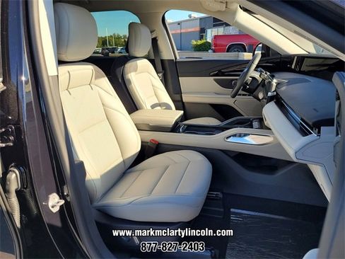 New 2026 Lincoln Nautilus Premier image 10