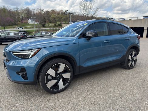 Used 2023 Volvo C40 P8 Recharge Ultimate image 4