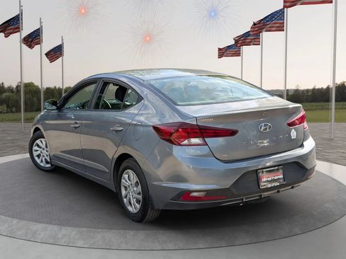 Used 2019 Hyundai Elantra SE w/ Cargo Package FWD image 8