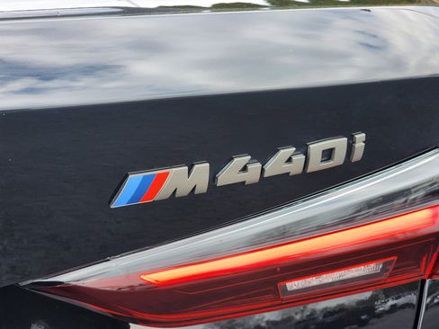 Used 2022 BMW M440i Convertible w/ Premium Package image 11