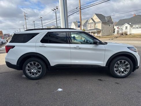 New 2026 Ford Explorer Active w/ Active Comfort Package AWD/4WD image 5