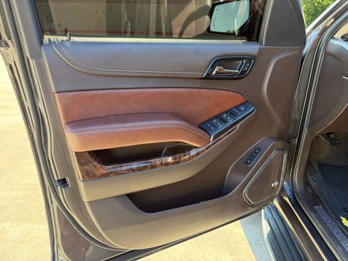 Used 2016 Chevrolet Tahoe LTZ AWD/4WD image 8