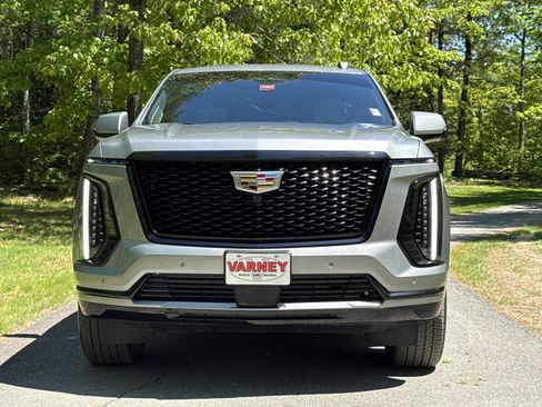 Used 2025 Cadillac Escalade Sport Platinum w/ LPO, Floor Liner Package AWD/4WD image 2
