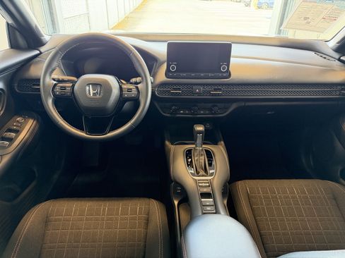 Used 2025 Honda HR-V Sport image 10