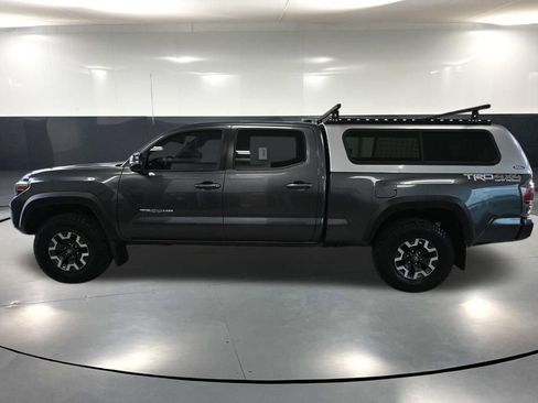 Used 2021 Toyota Tacoma TRD Off-Road w/ Technology Package AWD/4WD image 10