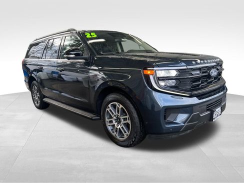 Used 2025 Ford Expedition Max Active image 3