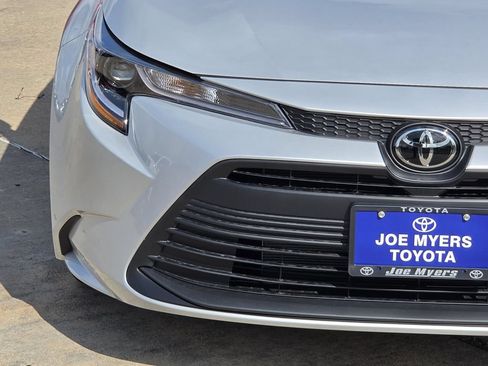 Used 2026 Toyota Corolla LE FWD image 5