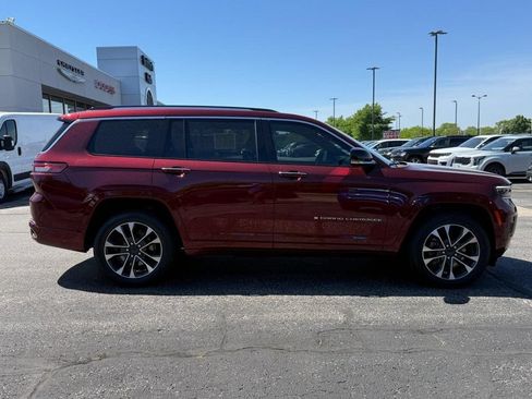 Used 2021 Jeep Grand Cherokee L Overland w/ Luxury Tech Group IV AWD/4WD image 4